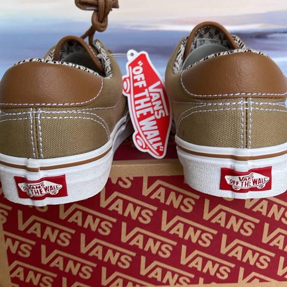 Vans WMNS Era 59
C&L Khaki/Chevron
VN0A38FSKHC
Sneakers - Picture 14 of 16